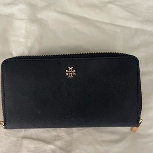 NWT Tory Burch Navy Continental Zip Wallet